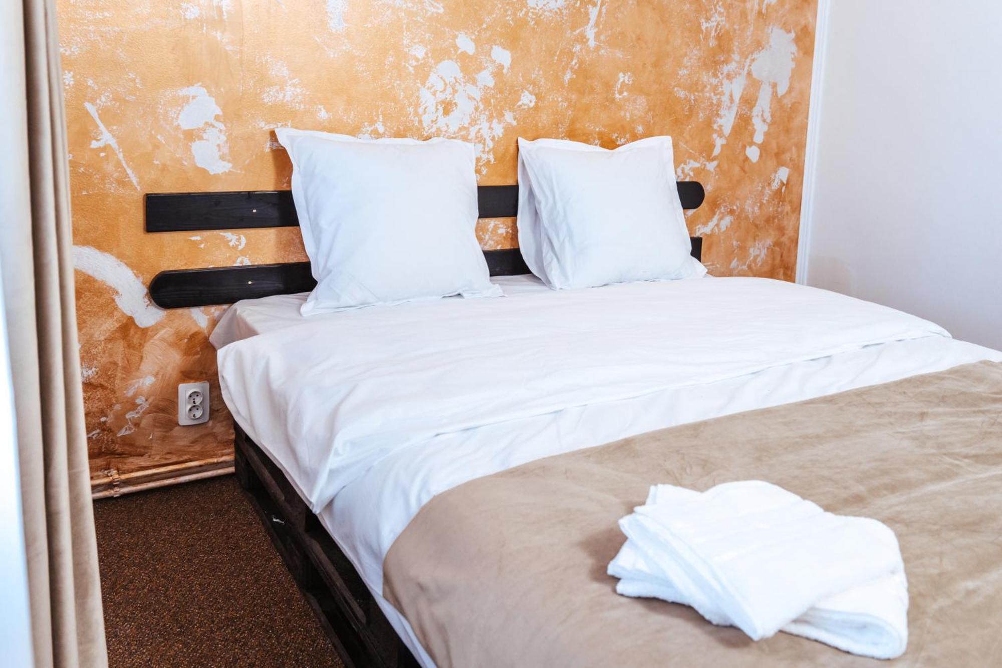 Casa Rosu Hotel Cluj-Napoca Ngoại thất bức ảnh